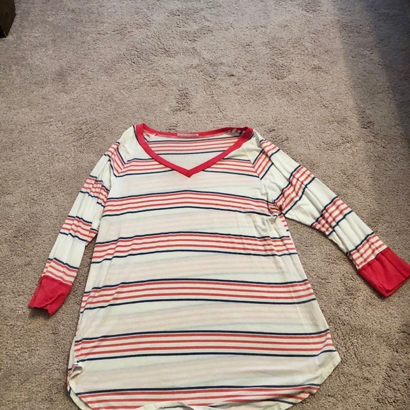 ❤️🤍  Coco and Main 3/4 Sleeve Shirt Size M 🤍❤️ - Picture 3 of 8